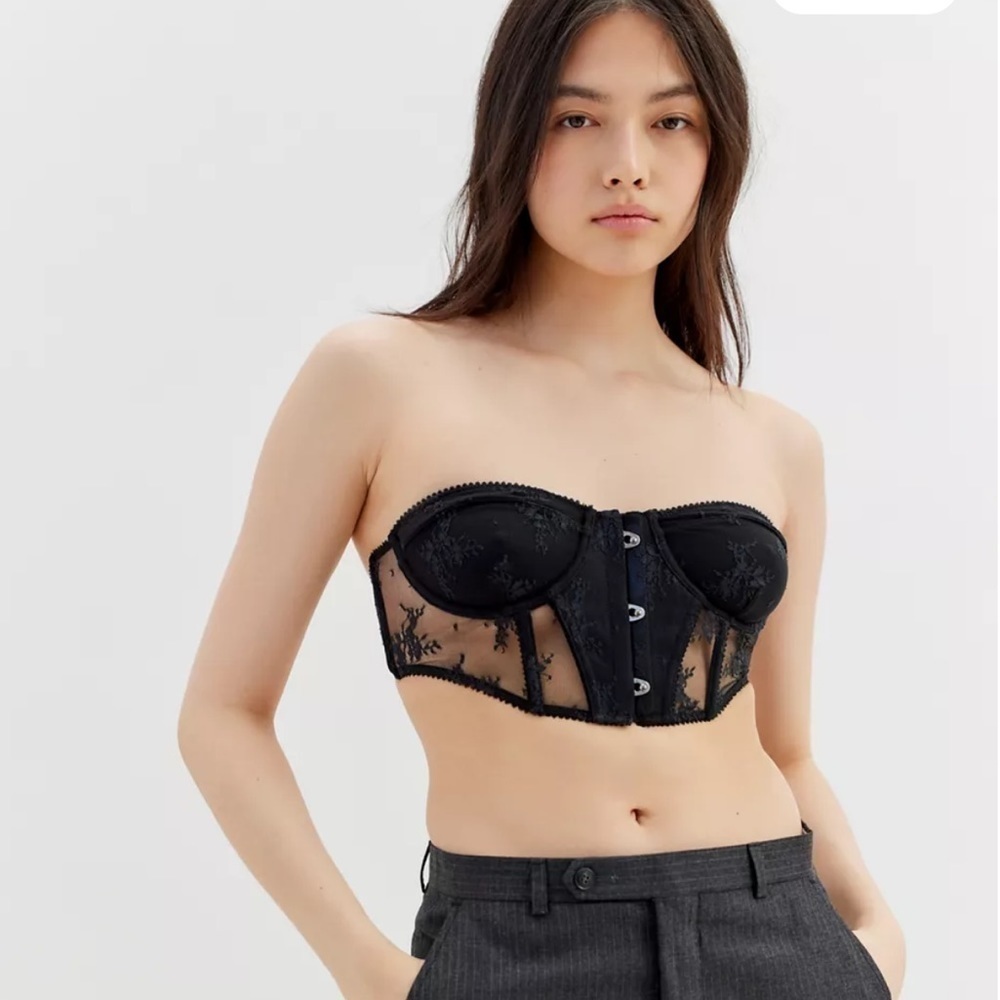 NWT UO Out From Under Firecracker Black Crop Lace Corset